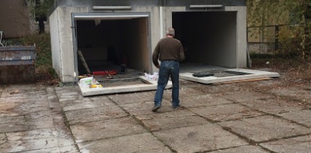 Einbau von Garagentoren in der Universität Erfurt